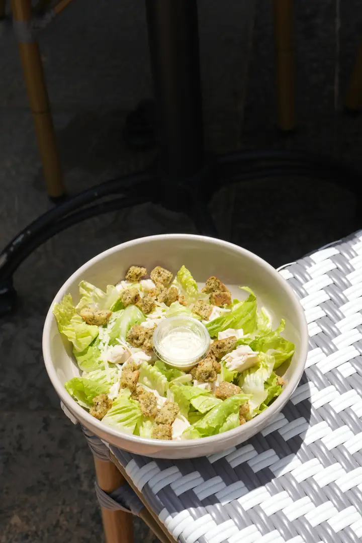 Ensalada fresca para el mediodía en Santagloria