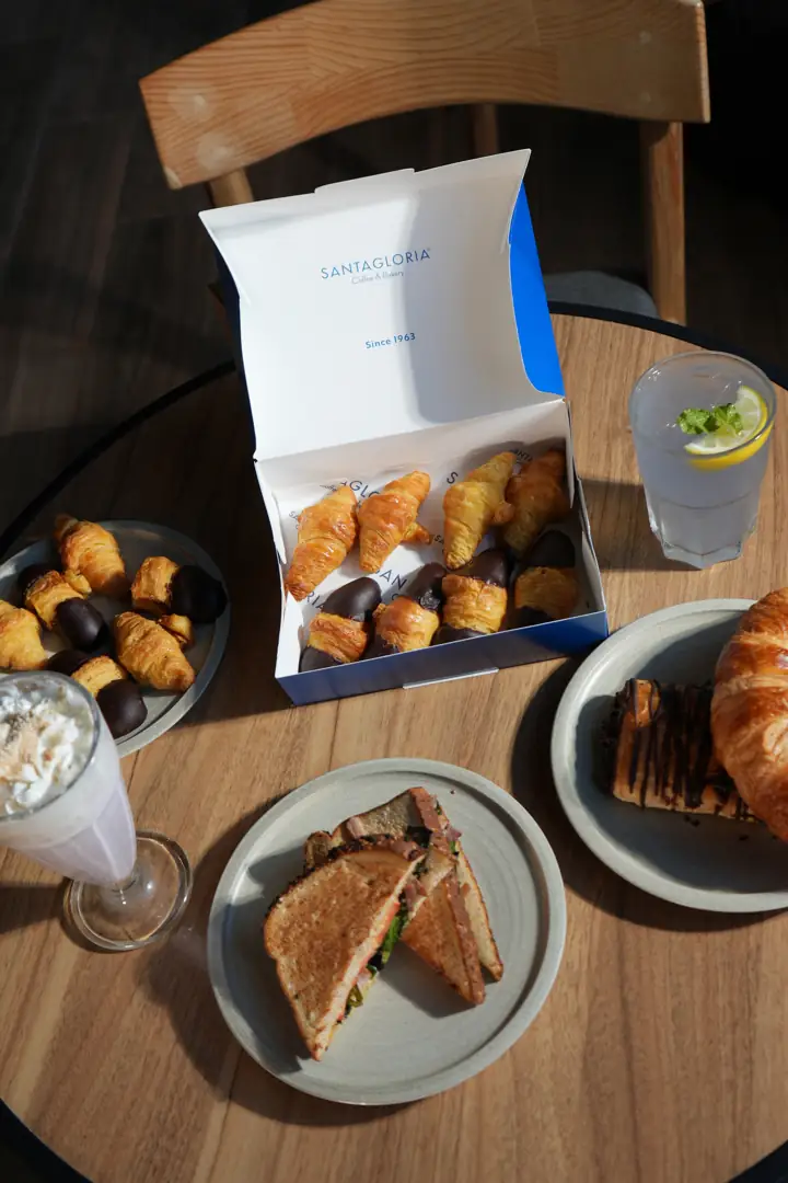 Box de mini croissants para compartir en Santagloria