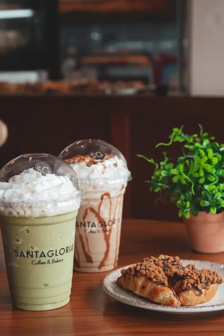 Bebidas frías y bollería en Santagloria
